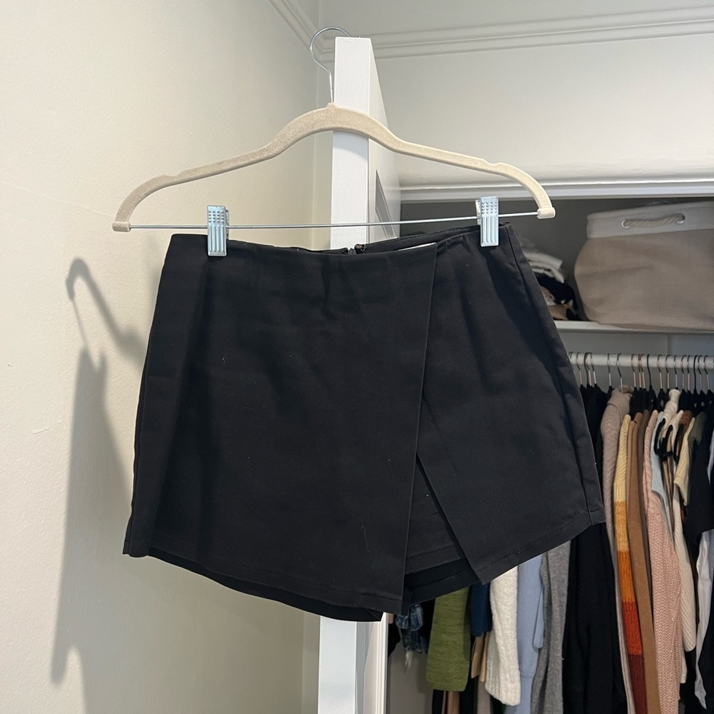 Superdown black mini skirt (skort)